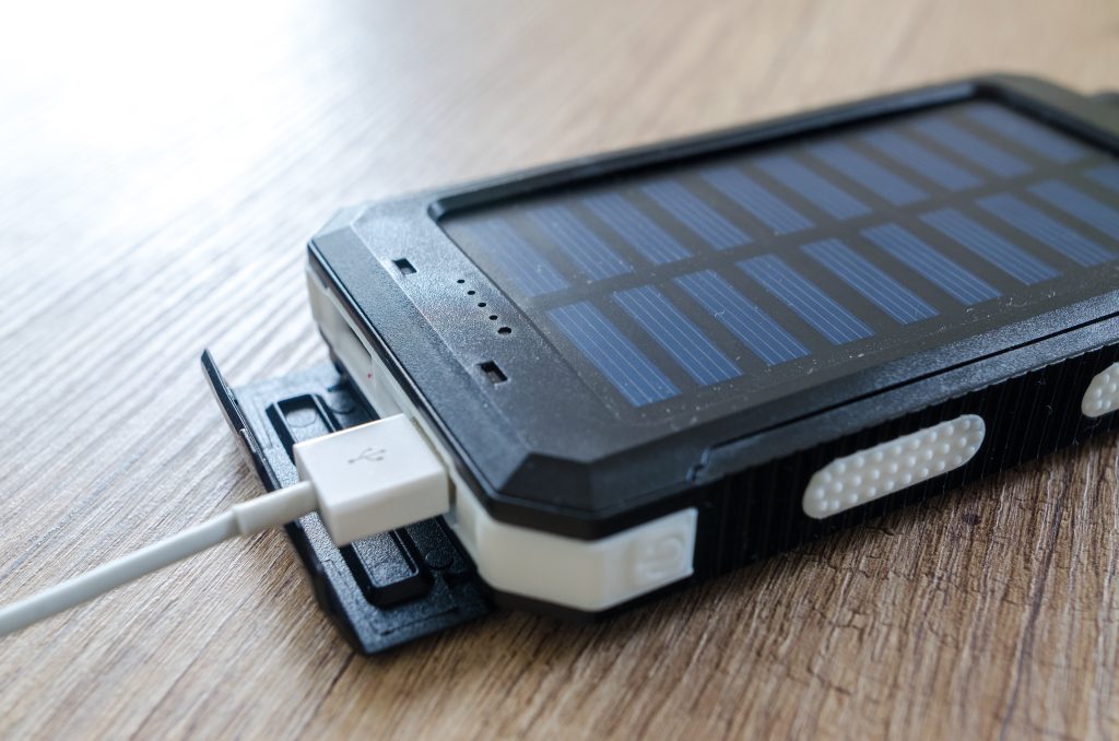 Comment savoir si mon panneau solaire charge bien la batterie ?