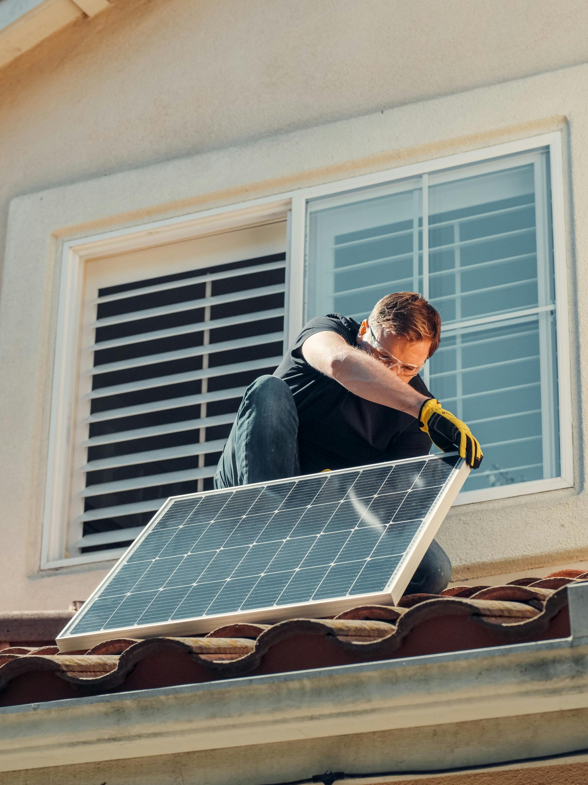Rentabilité : combien rapporte un panneau photovoltaïque sans batterie
