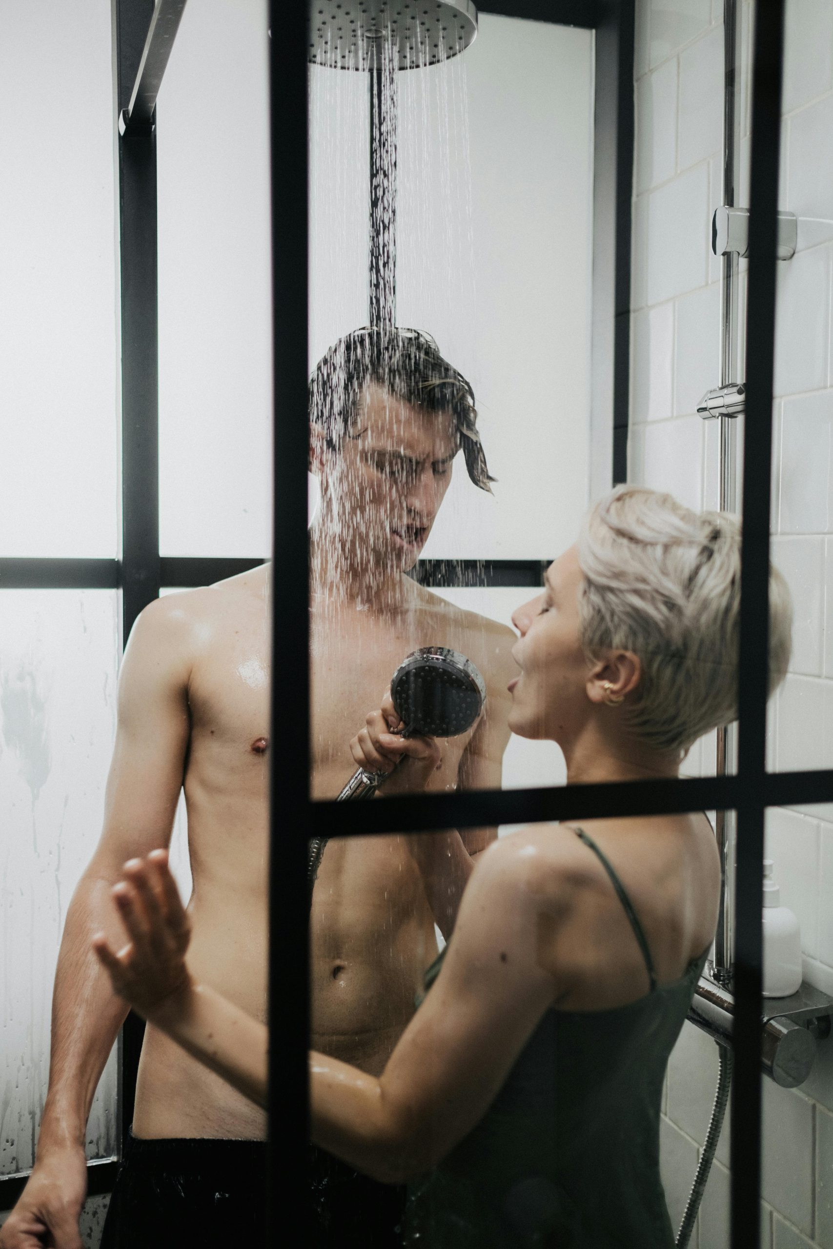 Comparaison colonne de douche thermostatique et mitigeur classique