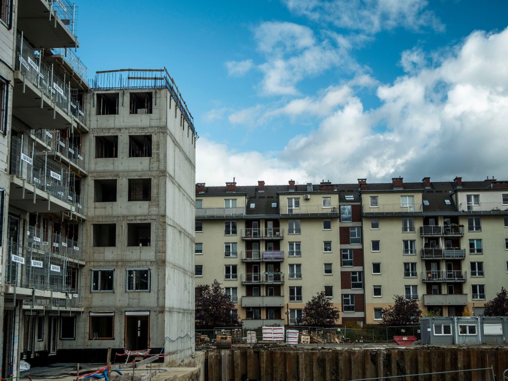 Achat sur plan : quels pièges éviter avant de signer ?