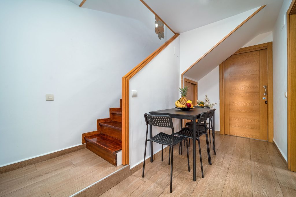 Quel escalier gain de place choisir pour ton espace réduit ?
